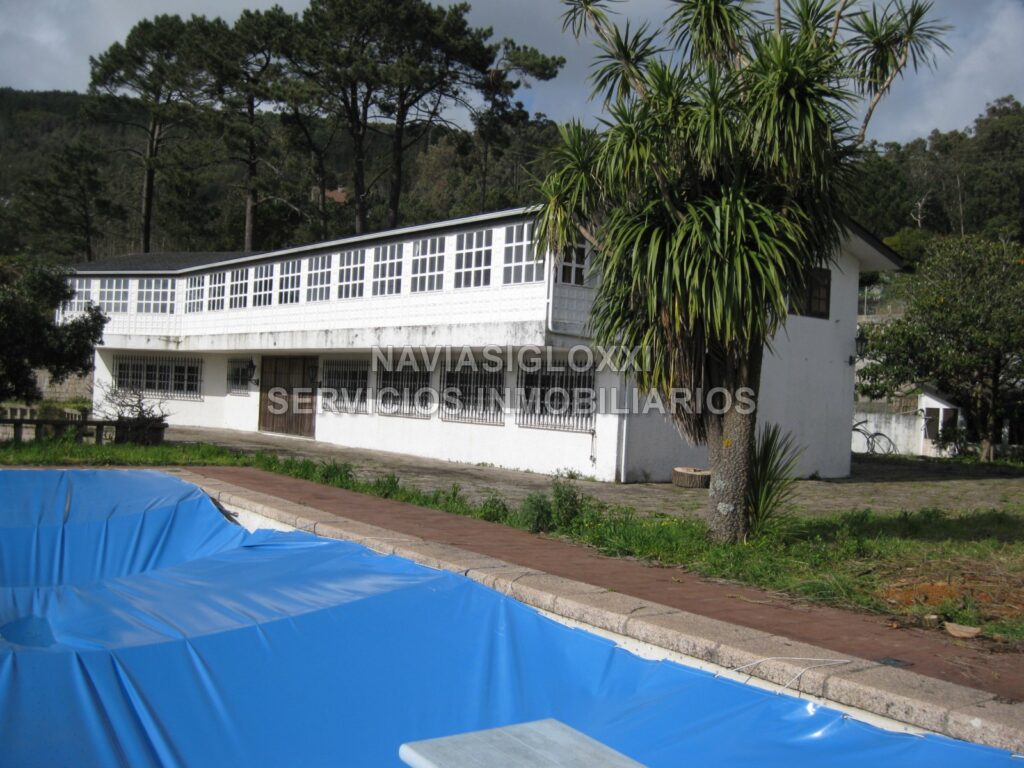 Casa de 474 m2, con más de 5.000 m2 de finca urbanizable