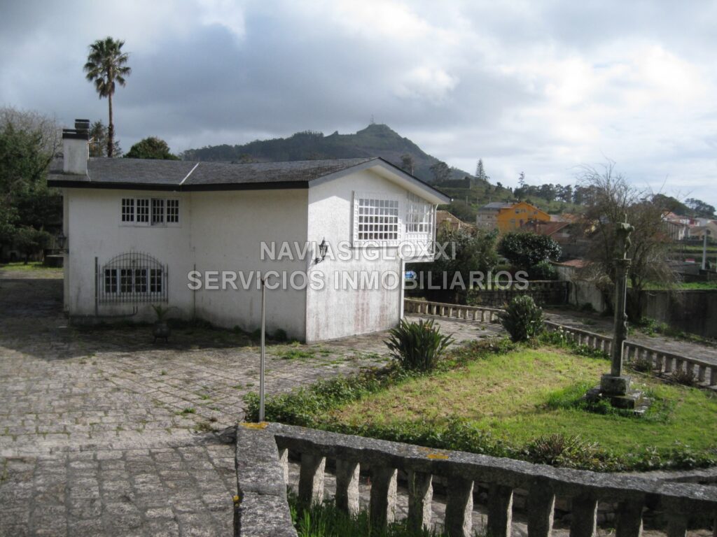 Casa de 474 m2, con más de 5.000 m2 de finca urbanizable