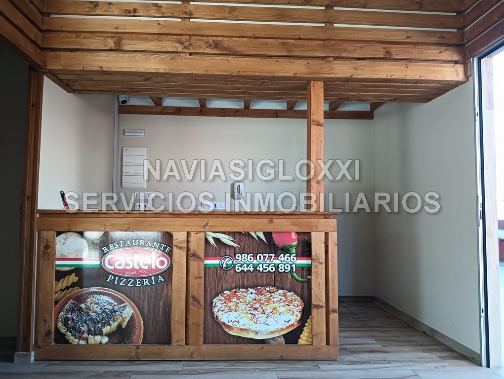Bajo acondicionado al lado del gran parque infantil de Navia