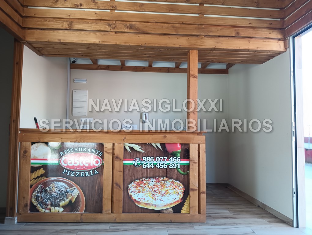 Bajo acondicionado al lado del gran parque infantil de Navia