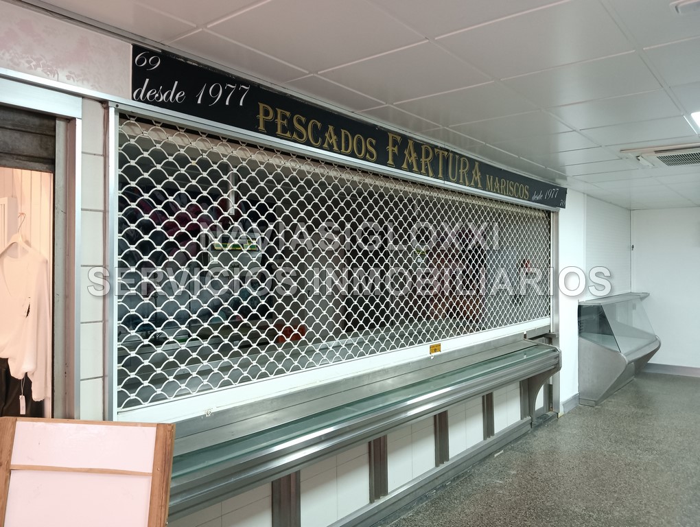 Local equipado para pescadería en Centro Comercial 4