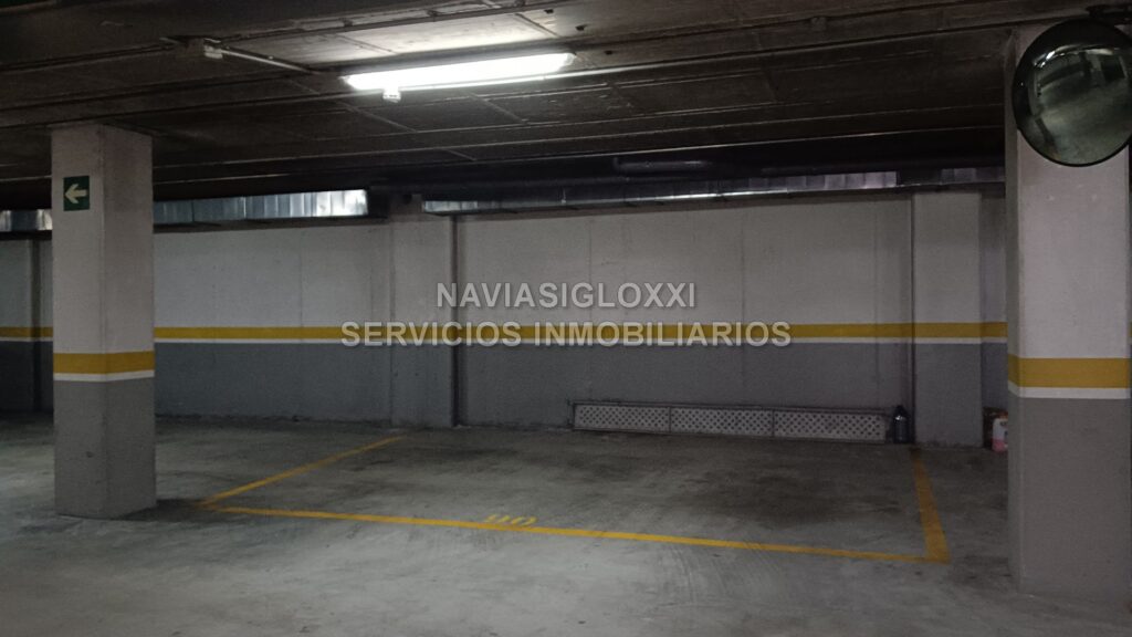 Plaza de garaje grande en Teixugueiras